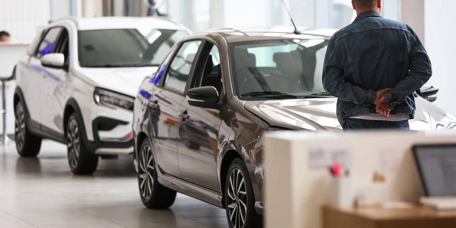 АЕБ объяснил, почему рухнул российский авторынок