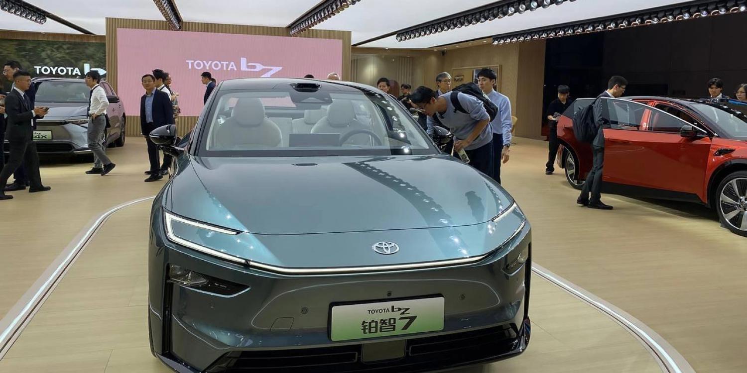 Toyota представила новый бизнес-седан bZ7 размером с Camry